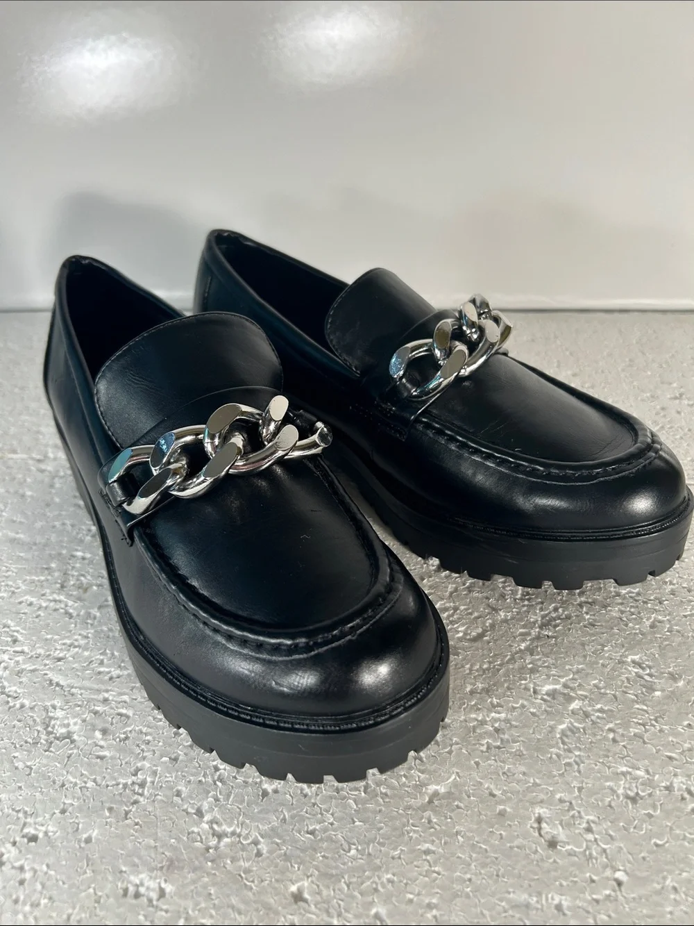 Espirit  NWOT SZ 9.5 Briley Black Loafers Silver Chain Academia Office Staple